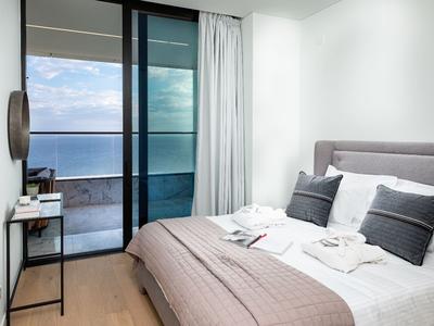 TheIcon_OneBed_AltBedroom.jpeg