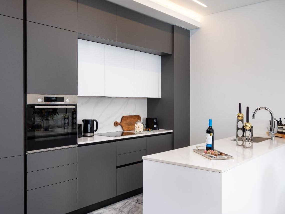 TheIcon_OneBed_Kitchen.jpeg